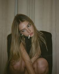 Title: Madelyn Cline — Rise to Fame, Acting Career, and Public Influence