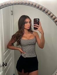 urfavbellabby: Digital Presence, Creativity, and Influence